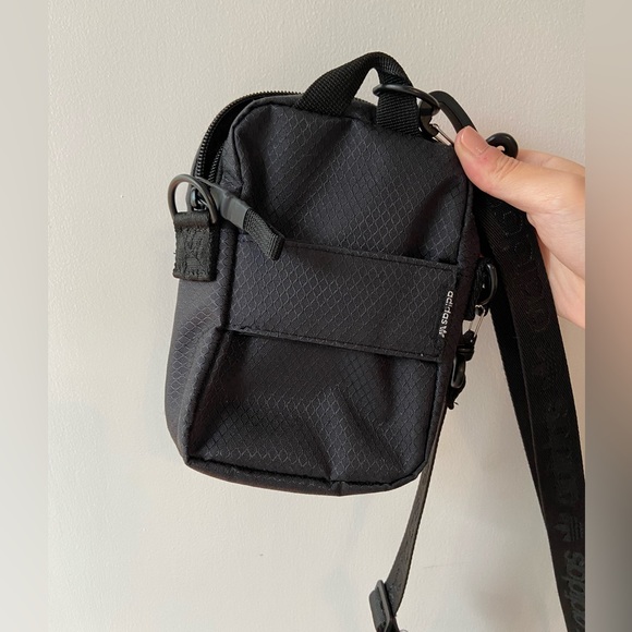 Adidas Originals festival crossbody bag - Picture 2 of 3
